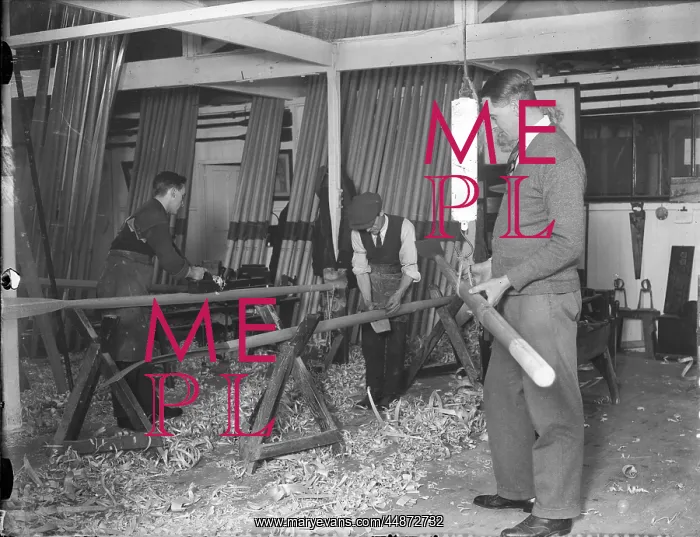 : MAKING OARS 1930 : MAKING OARS 1930