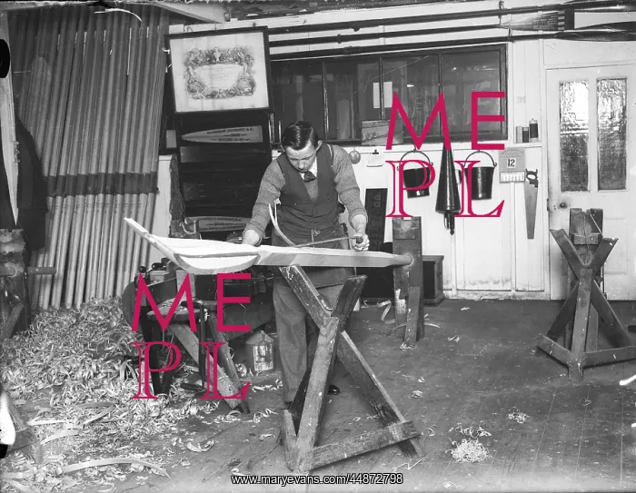 : MAKING OARS 1930 : MAKING OARS 1930