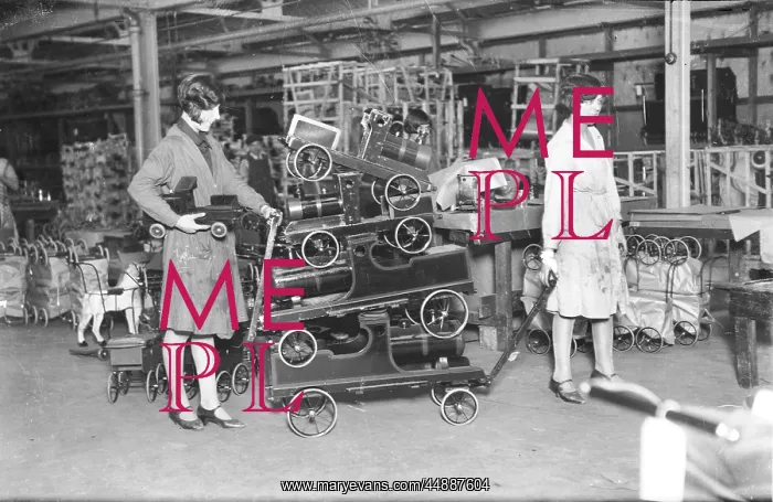 : Making Toys at Factory : Making Toys at Factory