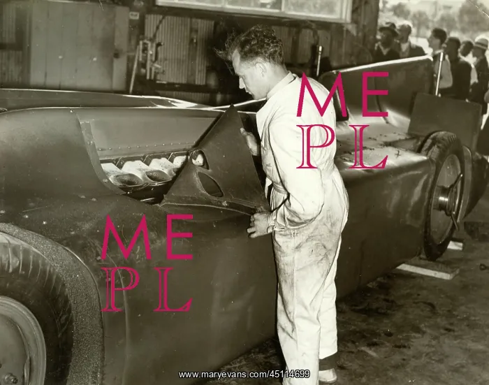 : Malcolm Campbell - Blue Bird - Record Attempt, Daytona Beach : Malcolm Campbell - Blue Bird - Record Attempt, Daytona Beach