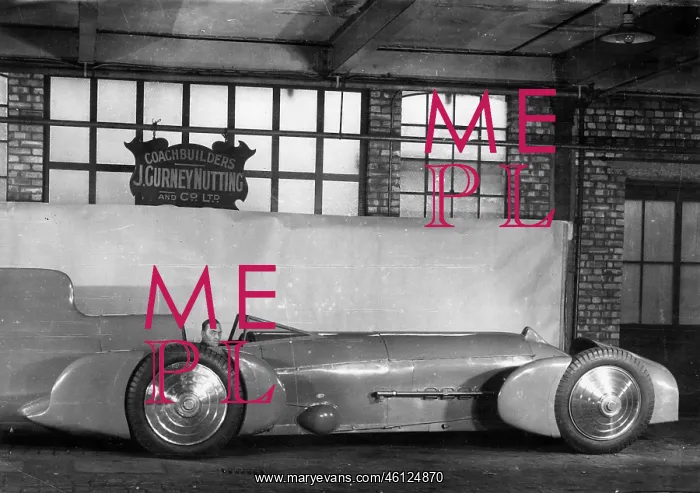 : Malcolm Campbell with his Bluebird car, 1931 : Malcolm Campbell with his Bluebird car, 1931