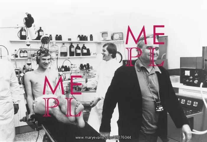 : Malcolm McDowell and Director Lindsay Anderson : Malcolm McDowell and Director Lindsay Anderson