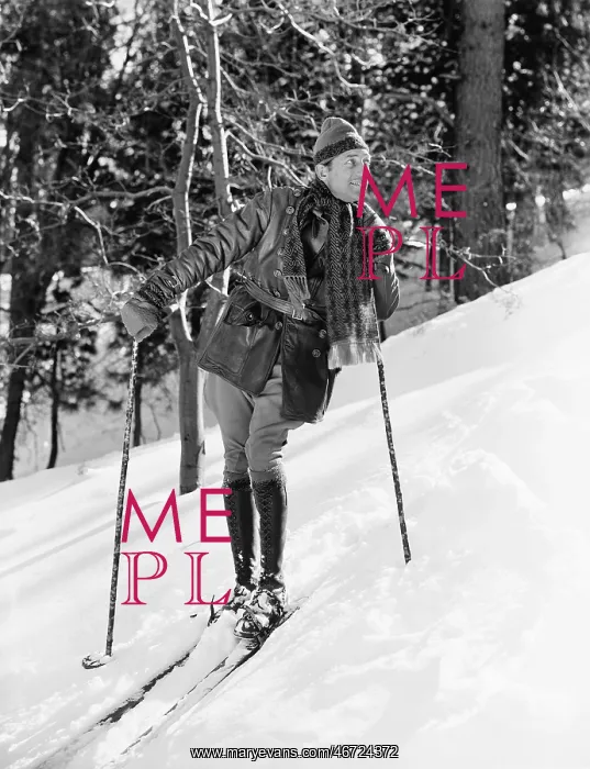 : Male skier skiing downhill : Male skier skiing downhill