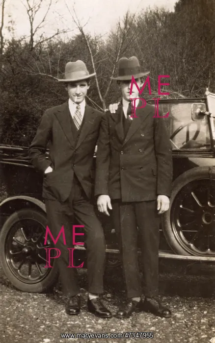 : MALE TYPE / TWO MEN 1920S : MALE TYPE / TWO MEN 1920S