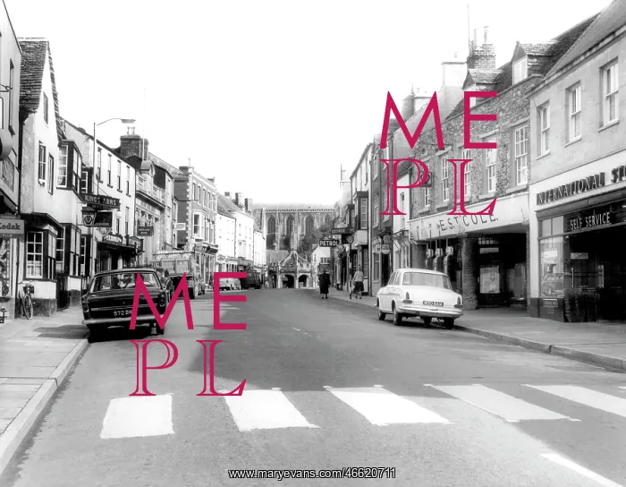  : Malmesbury, High Street c1960