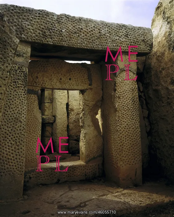  : Malta, Mnajdra temple, sanctuary, entrance, circa 3200 - 2500 B.C