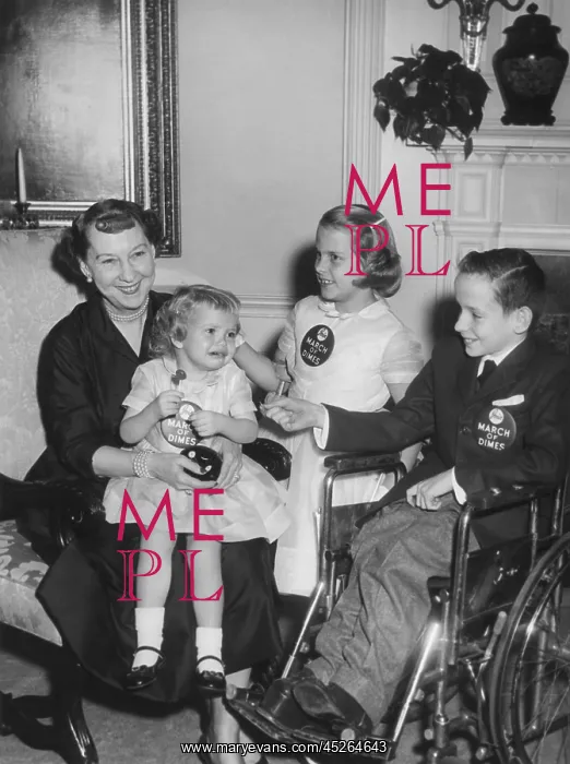 : Mamie Eisenhower supporting the March of Dimes : Mamie Eisenhower supporting the March of Dimes