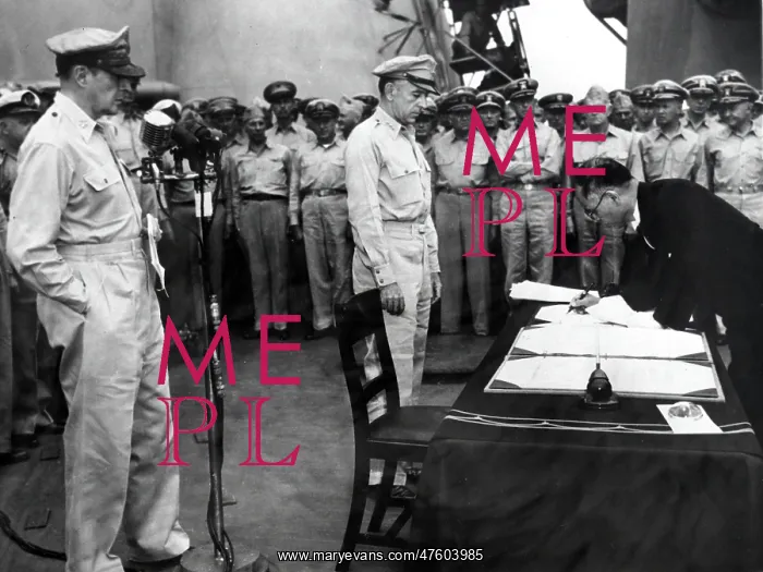  : Mamoru Shigemitsu Signs Surrender, 1945