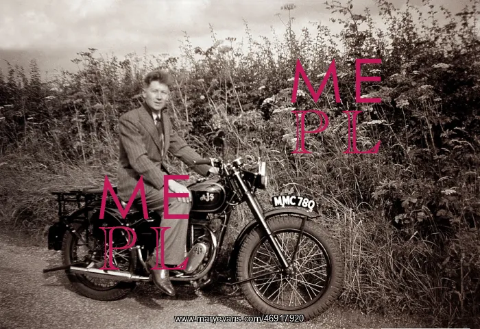 : Man on a 1946 AJS 350cc Model 16 : Man on a 1946 AJS 350cc Model 16