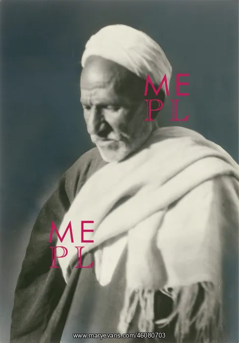 : Man in Cairo. Retouching. Cairo. March 1925 : Man in Cairo. Retouching. Cairo. March 1925