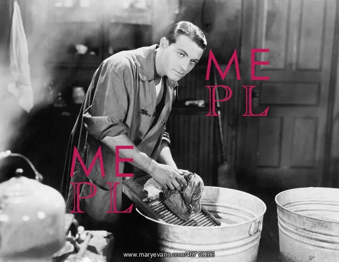  : Man doing laundry