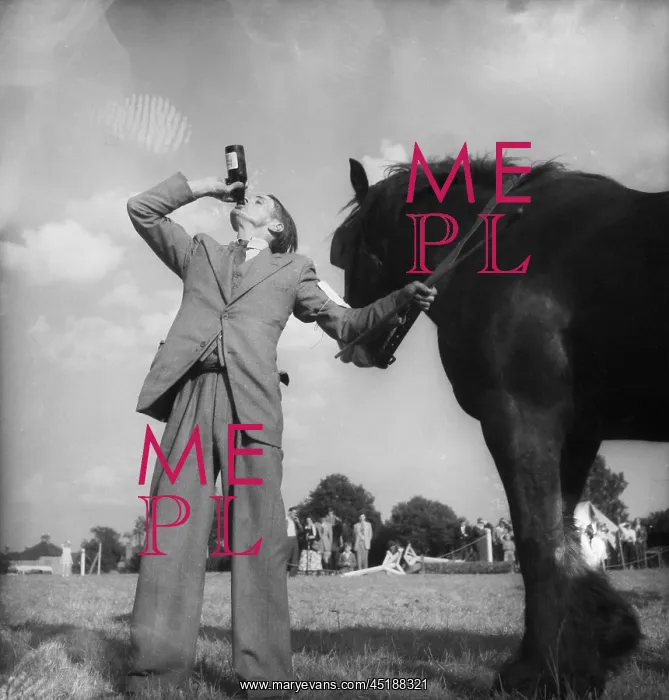 : Man drinking : Man drinking