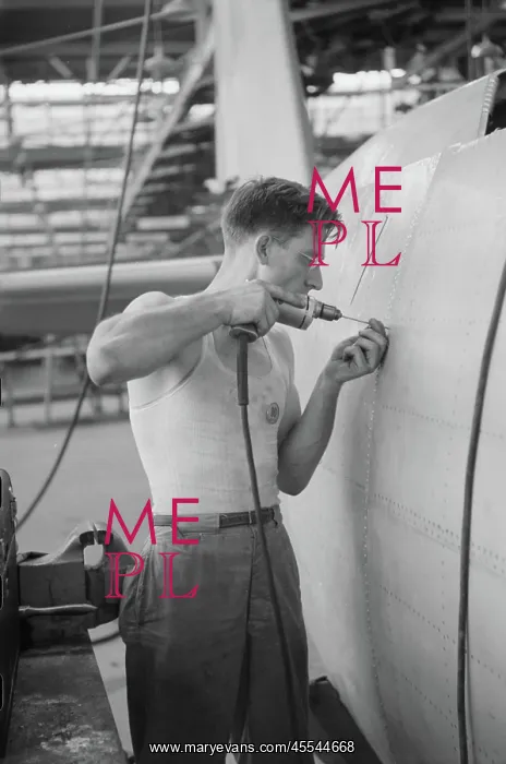 : Man - Occupations - Worker - WWII : Man - Occupations - Worker - WWII