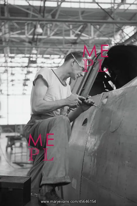 : Man - Occupations - Worker - WWII : Man - Occupations - Worker - WWII