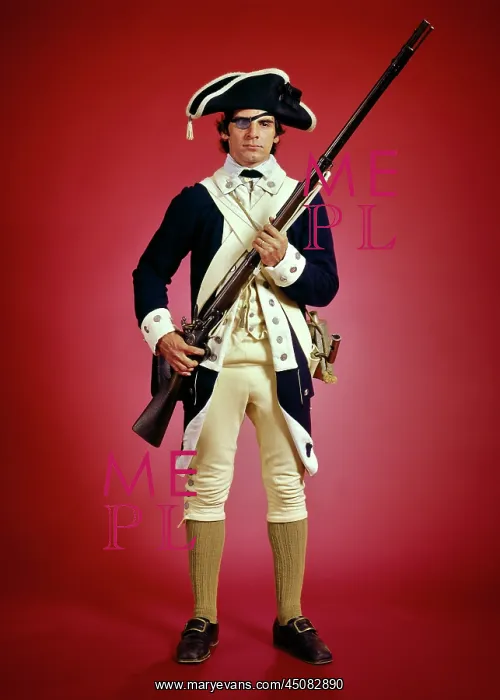 : Man Re-Enactor Dressed as Colonial Continental Soldier : Man Re-Enactor Dressed as Colonial Continental Soldier