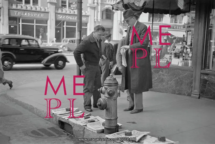 : Man - Vendor - Newspapers - Occupations : Man - Vendor - Newspapers - Occupations