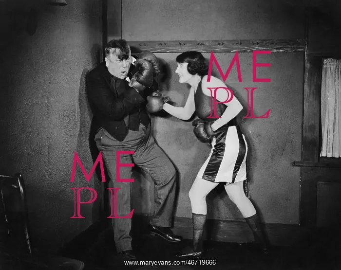  : Man and woman boxing
