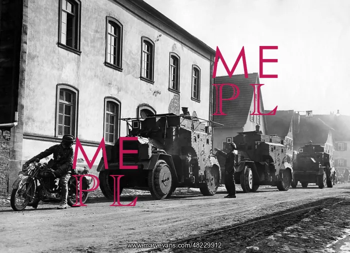 : Maneuver with armored vehicles, 1930 : Maneuver with armored vehicles, 1930