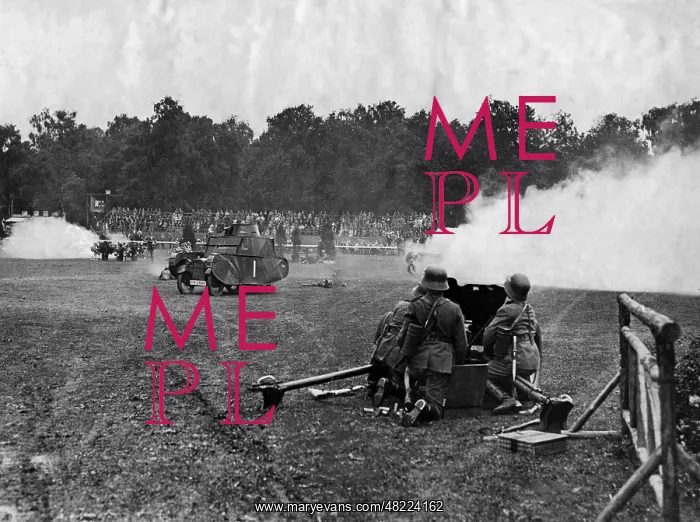 : Maneuvers of the Reichswehr with dummy tanks and guns : Maneuvers of the Reichswehr with dummy tanks and guns