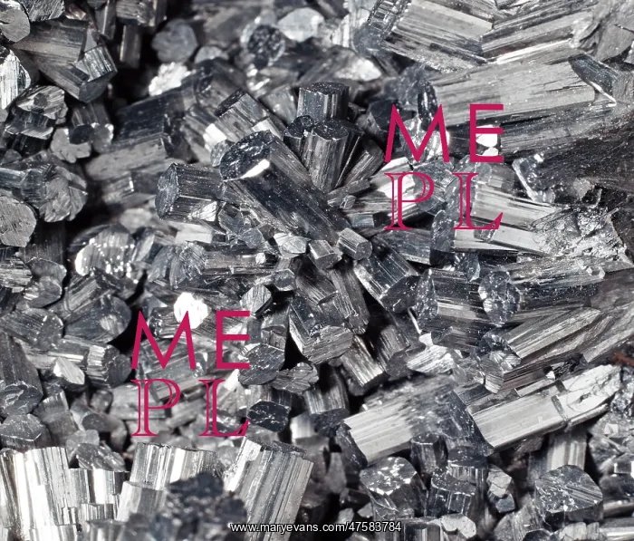 : Manganite (manganese oxide hydroxide), characterized by short prismatic crystals : Manganite (manganese oxide hydroxide), characterized by short prismatic crystals