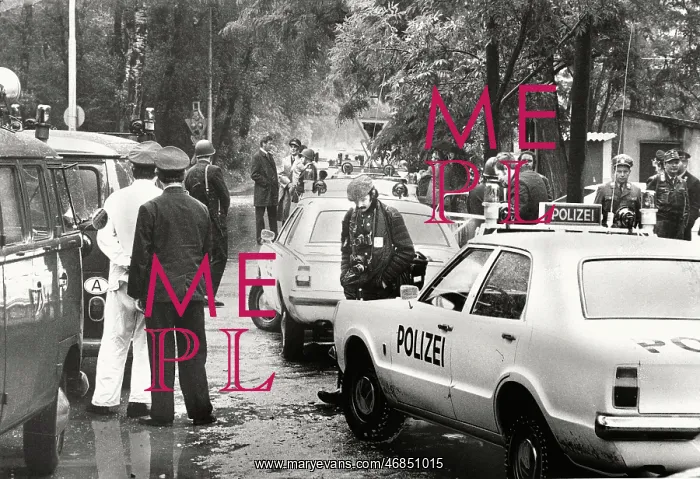 : Manhunt for gunman Ernst Dostal 1973 : Manhunt for gunman Ernst Dostal 1973
