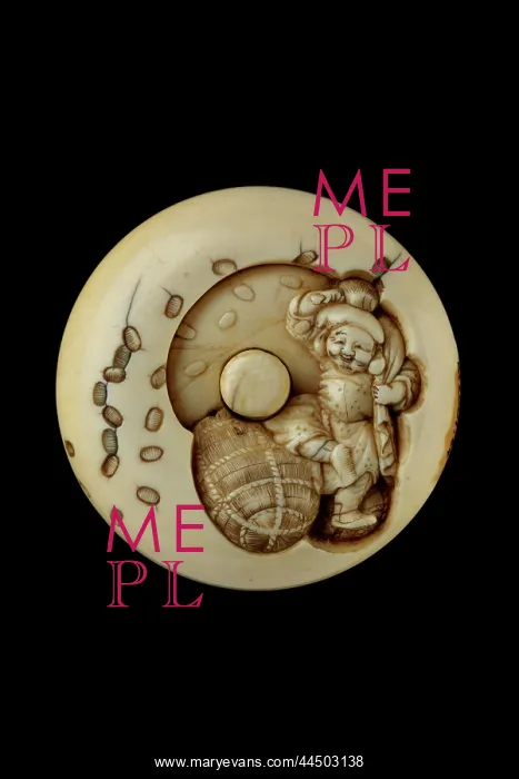 : Manju netsuke - Daikoku scattering coins for Ebisu : Manju netsuke - Daikoku scattering coins for Ebisu