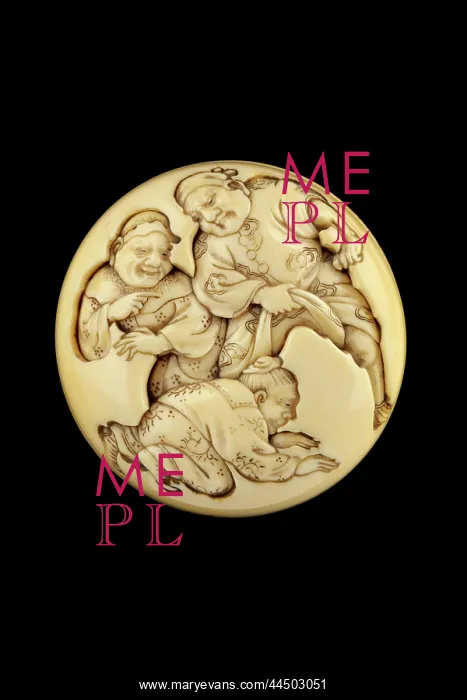 : Manju netsuke - Kanshin crawling through a brigands legs : Manju netsuke - Kanshin crawling through a brigands legs