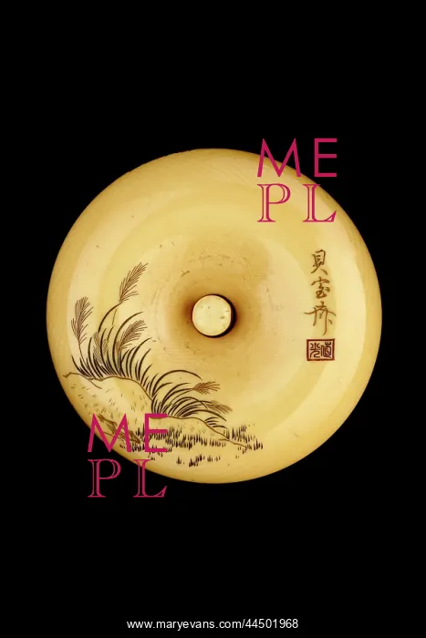 : Manju netsuke - Tamamo no Mae, with Nasu Moor on the reverse : Manju netsuke - Tamamo no Mae, with Nasu Moor on the reverse