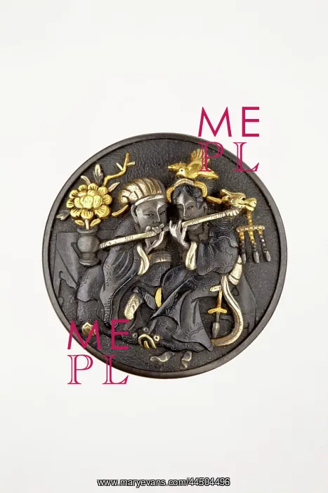  : Manju netsuke - Yang Guifei playing the flute to the Emperor