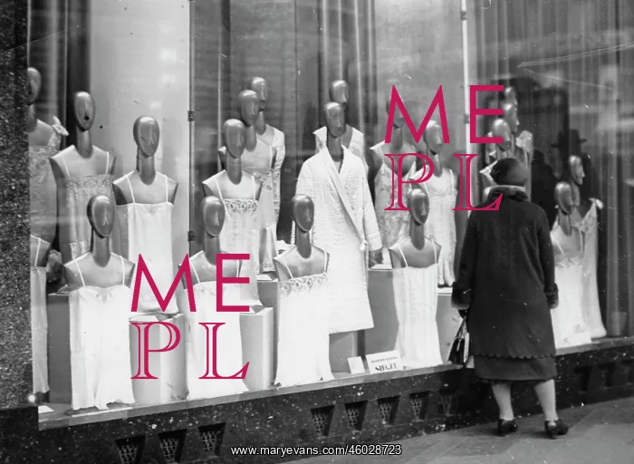 : Mannequin in their nightgowns : Mannequin in their nightgowns