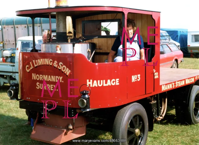  : Mann's Steam Wagon scale replica