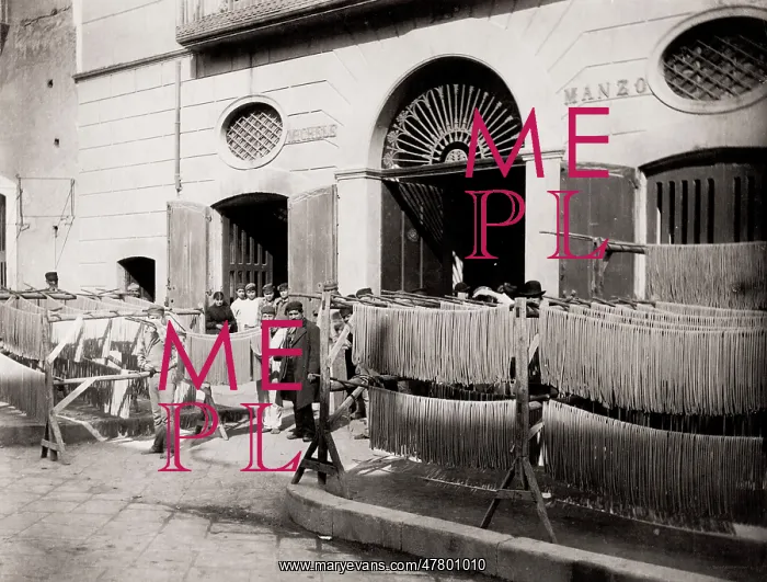 : Manufacturer of pasta, macaroni, Naples, Napoli, Italy : Manufacturer of pasta, macaroni, Naples, Napoli, Italy