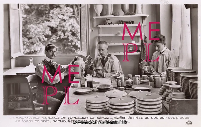 : Manufacturing Sevres porcelain : Manufacturing Sevres porcelain