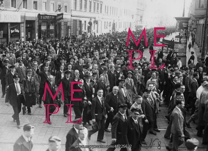 : March in Berlin on May 1, 1935 : March in Berlin on May 1, 1935