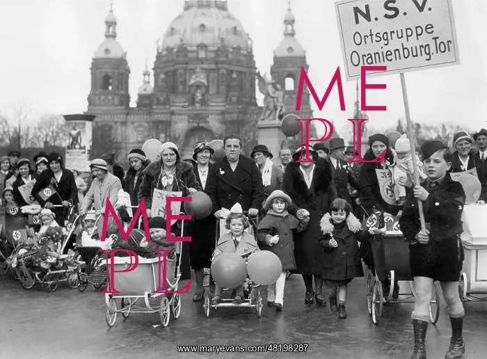 : March for Day of the Mother and Child, 1934 : March for Day of the Mother and Child, 1934
