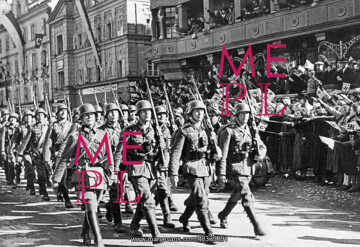 : March-in of German troops in Kufstein, 1938 : March-in of German troops in Kufstein, 1938