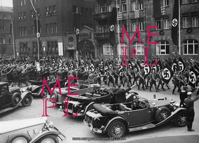 : March of polical organizations of the NSDAP at the Nurem : March of polical organizations of the NSDAP at the Nurem