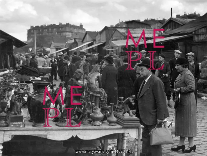 : MARCHE AUX PUCES : MARCHE AUX PUCES
