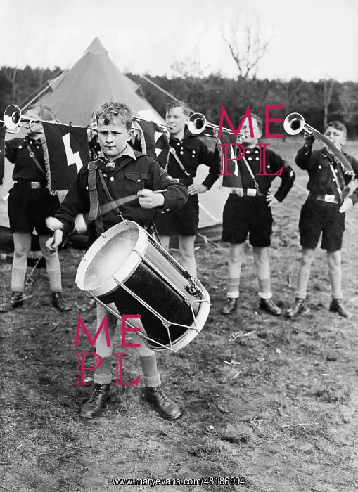 : Marching band in the sample stock of the Pimpfe : Marching band in the sample stock of the Pimpfe