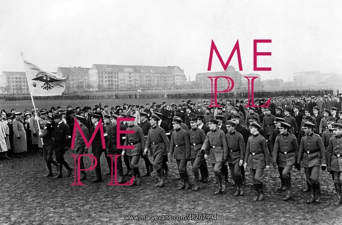 : A marching youth company, 1915 : A marching youth company, 1915