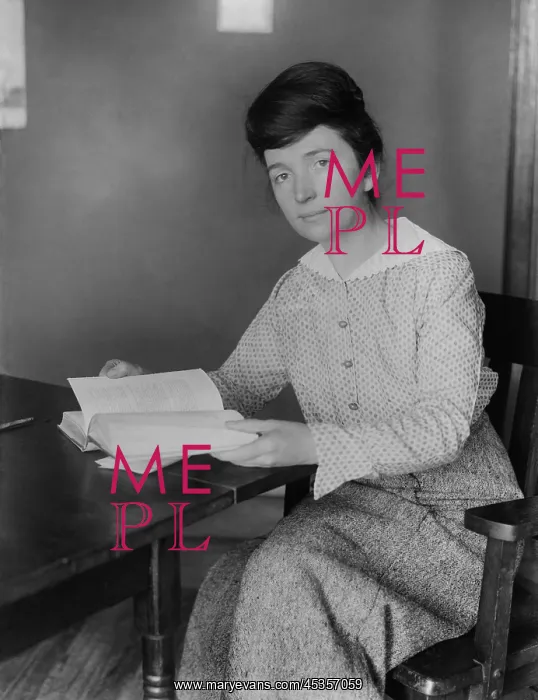 : Margaret Sanger outside her birth control clinic : Margaret Sanger outside her birth control clinic