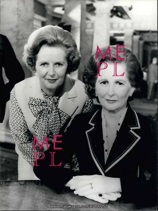 : Margaret Thatcher with Madame Tussaud's model : Margaret Thatcher with Madame Tussaud's model