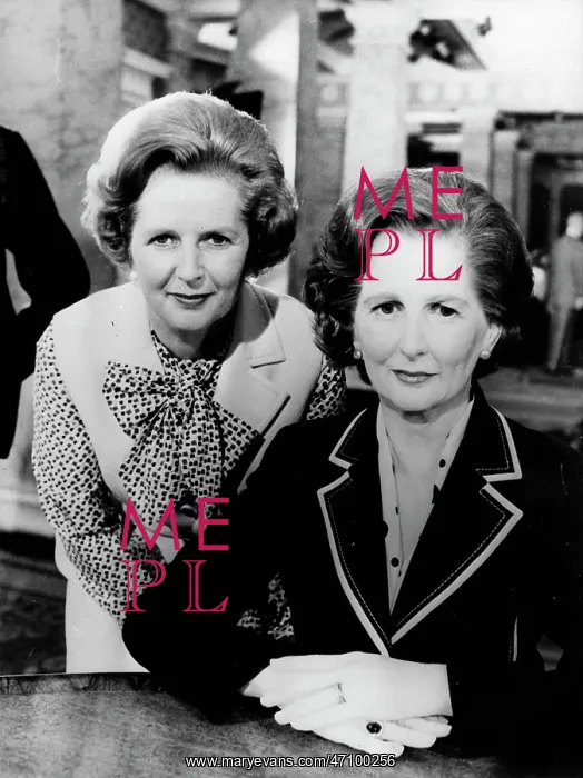 : Margaret Thatcher with Madame Tussaud's model : Margaret Thatcher with Madame Tussaud's model