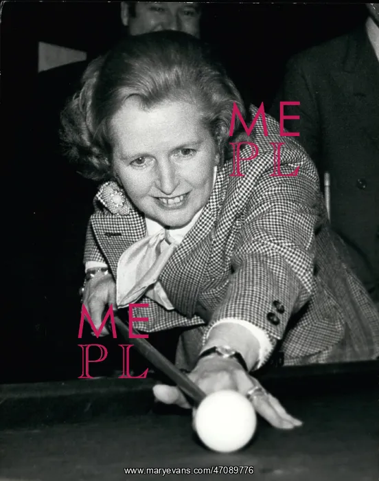 : Margaret Thatcher playing pool, Penta Hotel, London : Margaret Thatcher playing pool, Penta Hotel, London