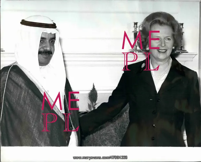 : Margaret Thatcher and Shaikh Khalifa of Bahrain : Margaret Thatcher and Shaikh Khalifa of Bahrain