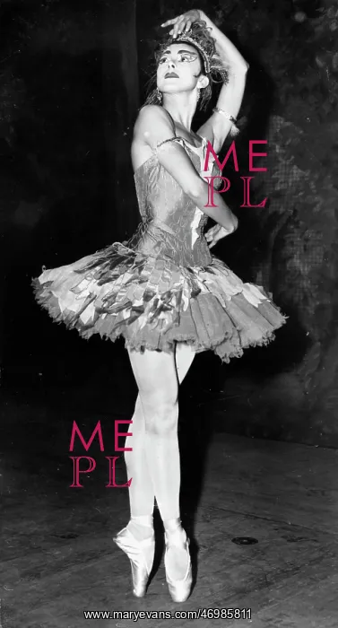 : Margot Fonteyn dancing in The Firebird ballet : Margot Fonteyn dancing in The Firebird ballet