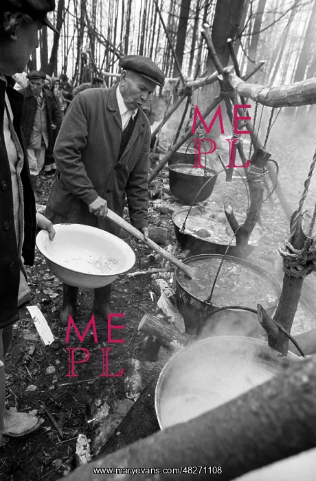 : Mari prayerful meeting, 1991 : Mari prayerful meeting, 1991