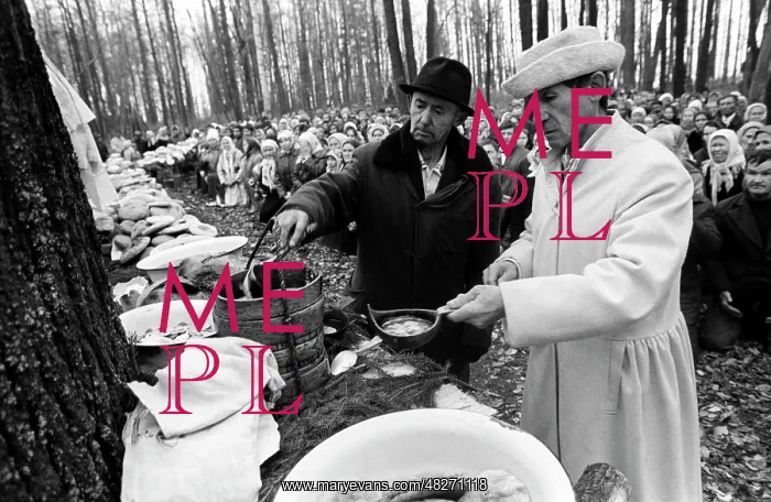 : Mari prayerful meeting, 1991 : Mari prayerful meeting, 1991