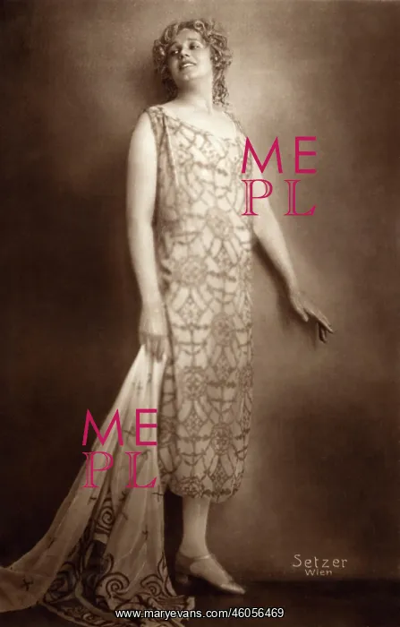 : Maria Jeritza as Egyptian Helen : Maria Jeritza as Egyptian Helen