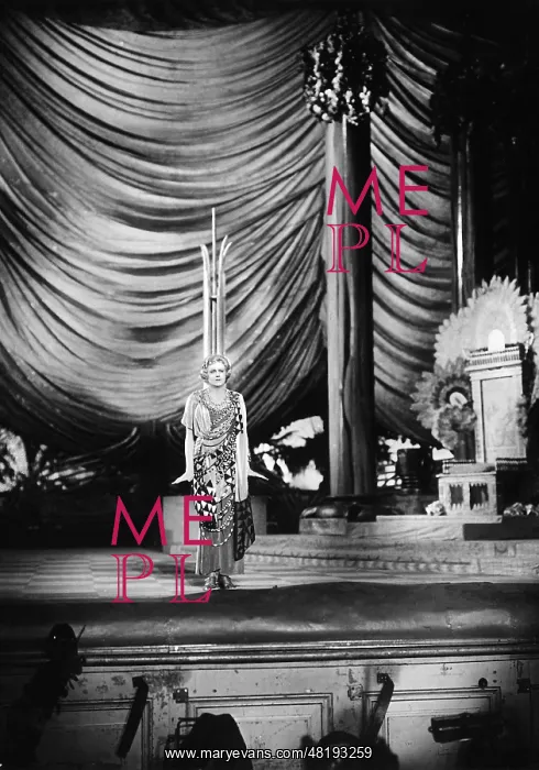 : Maria Jeritza in Granddutchess Alexandra, 1933 : Maria Jeritza in Granddutchess Alexandra, 1933